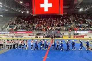L'équipe de Suisse de streethockey a validé son ticket pour les quarts de finale du mondial en battant l'Italie 3-1 à Viège